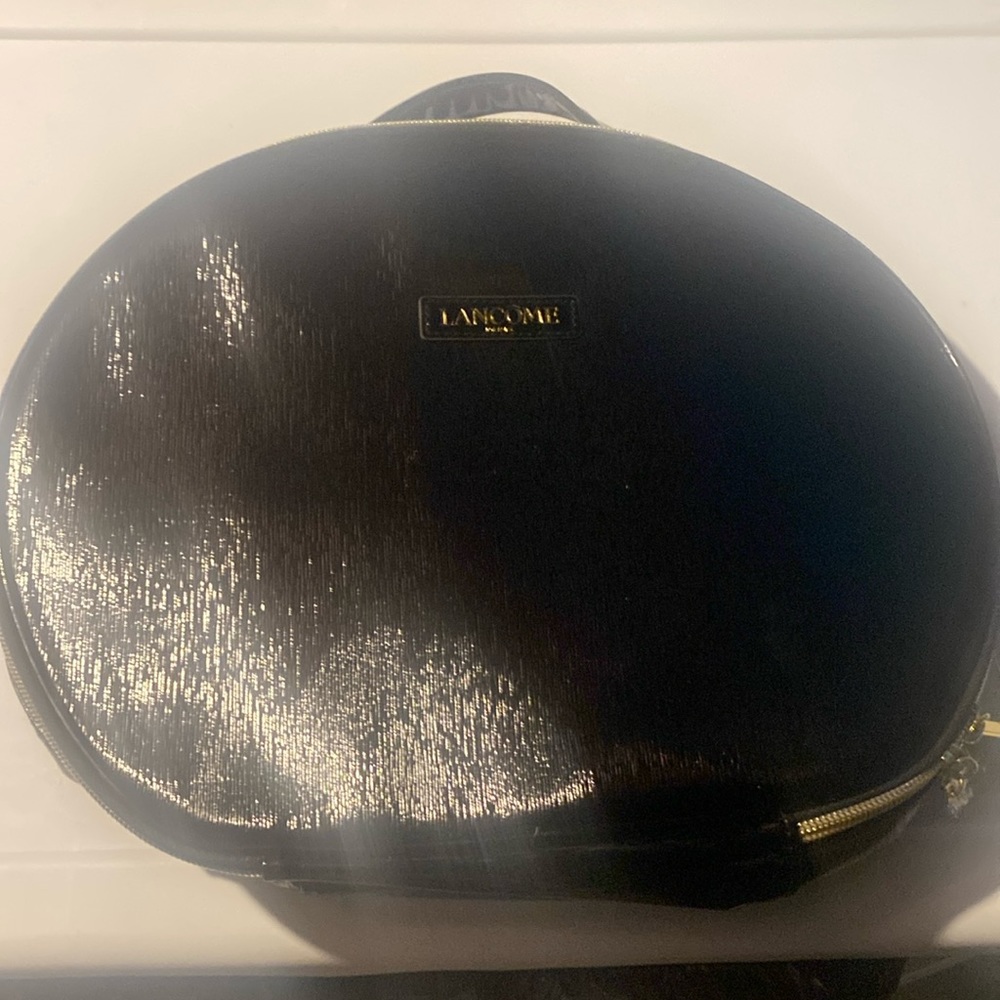 Black patent leather hand bag